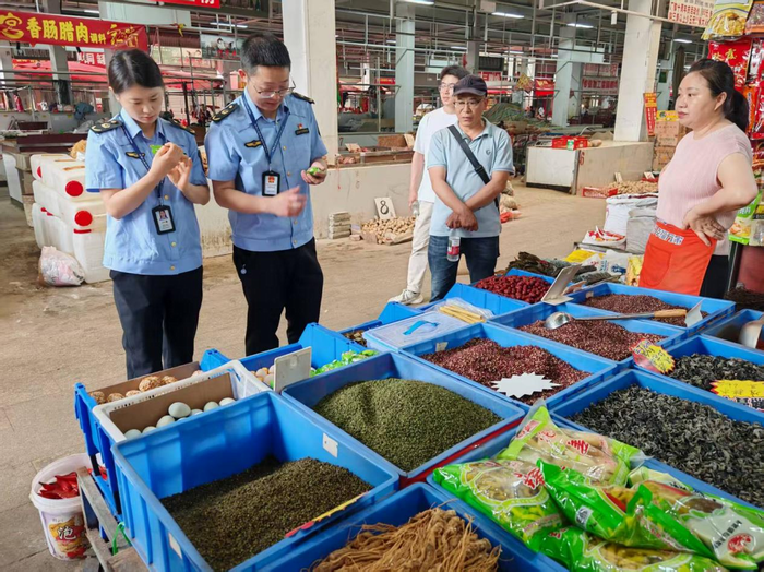 筑牢“放心吃”安全防線！成都召開農(nóng)產(chǎn)品批發(fā)市場監(jiān)管現(xiàn)場會